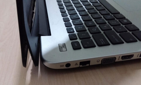 Dell Laptop Menteşe Tamiri